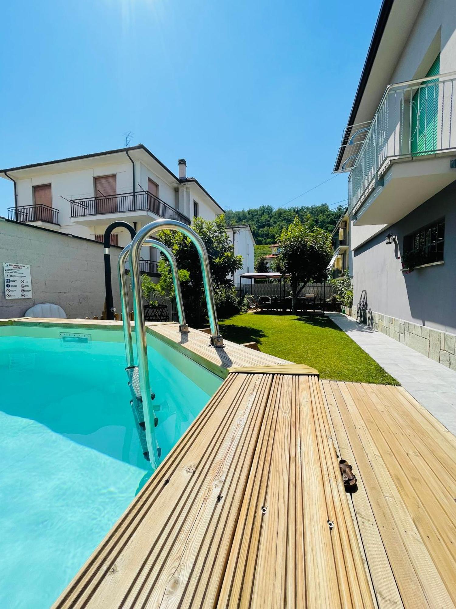 アルバ Casa Piero, Relax E Piscina Privata Tra Le Colline Delle Langheヴィラ エクステリア 写真